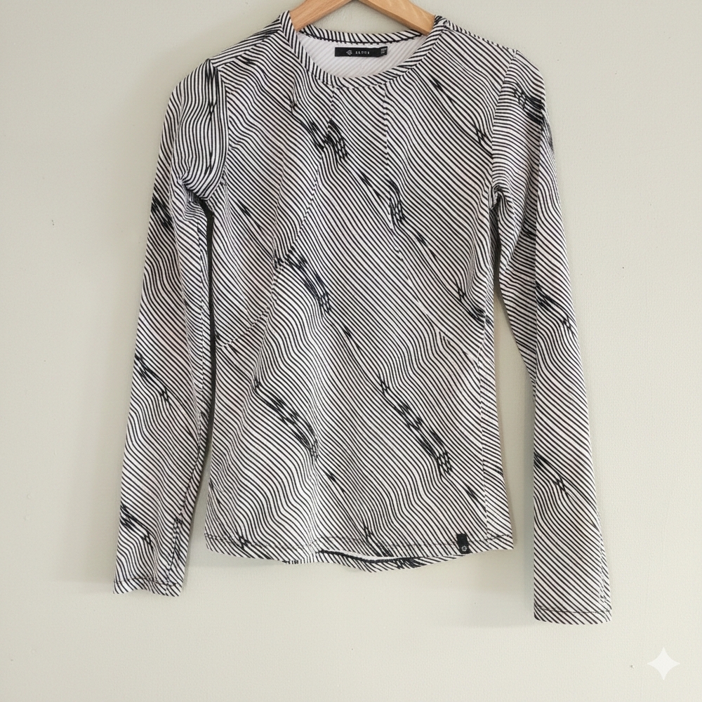 SATVA Organic‎ Cotton Striped Long Sleeve Yoga Athleisure Top - Small